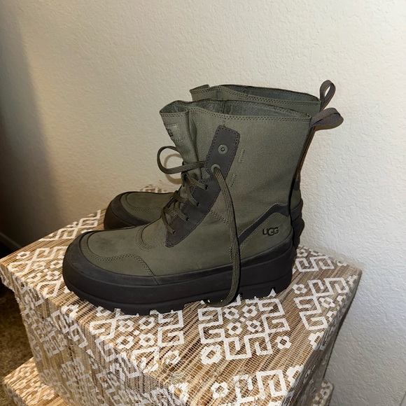 UGG Olive Lace-Up Boots - Picture 4 of 5